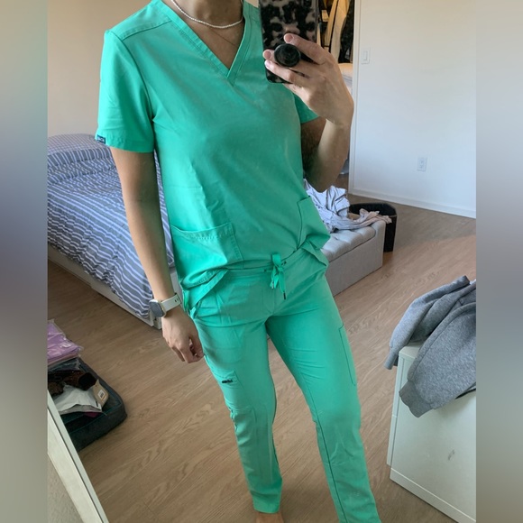 Adar Scrubs Set of 3 - Picture 2 of 6